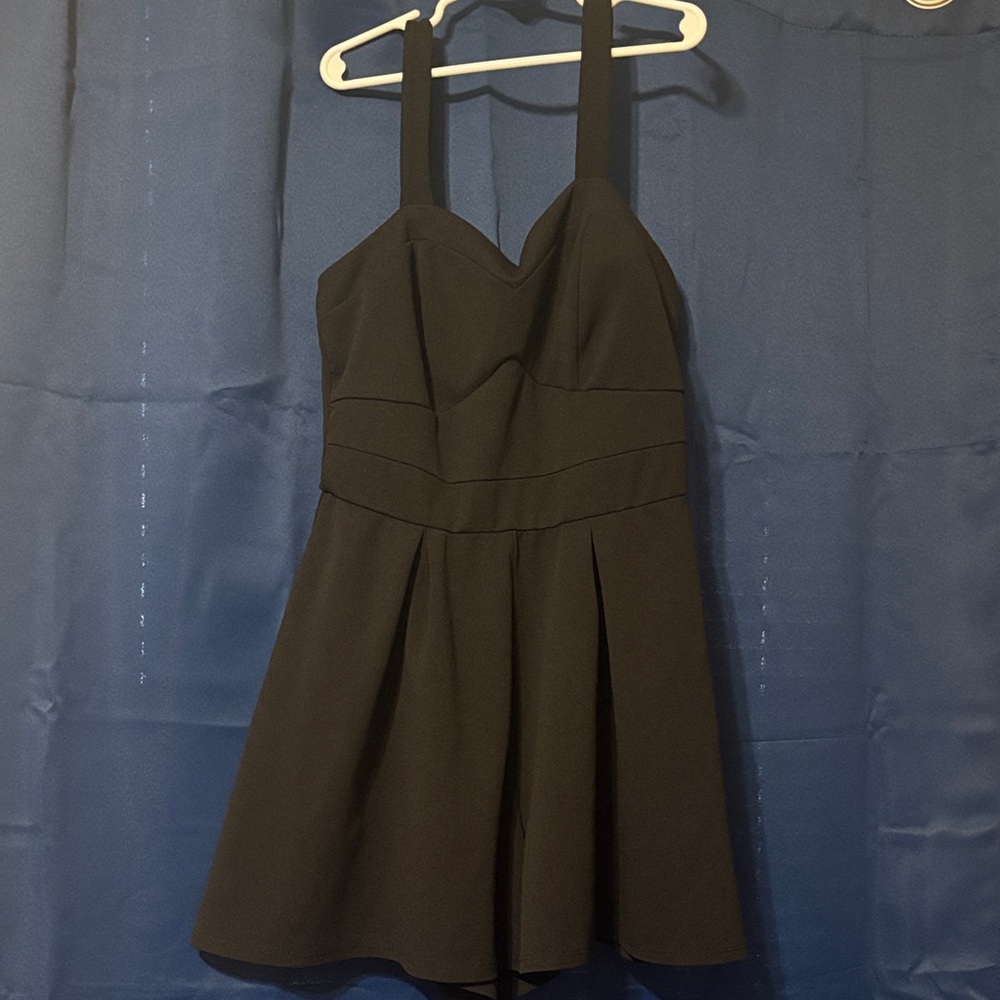 Black Sleeveless short jumpsuit